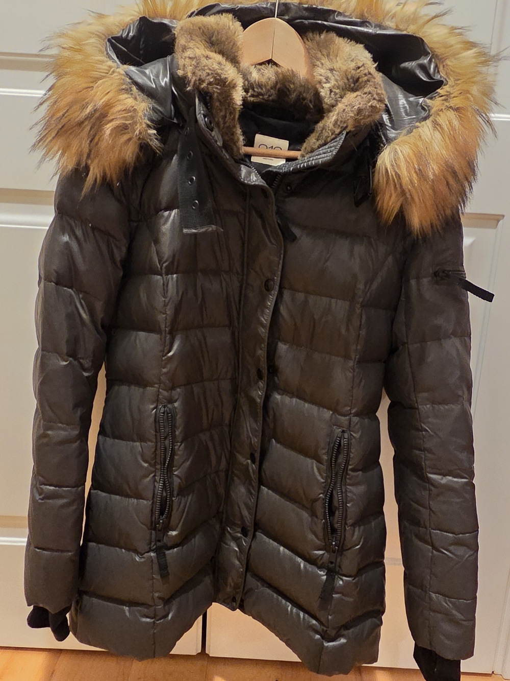Women's Quilted Hooded Puffer Coat with Faux Fur Trim - Dark Olive